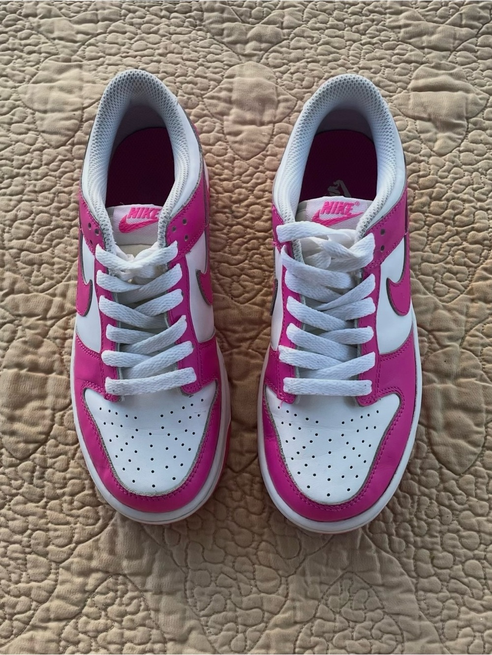 *EUC* Nike Women’s Dunk Low-top Sneakers ft. in  Pink and White Color-way 4Y - Picture 2 of 6